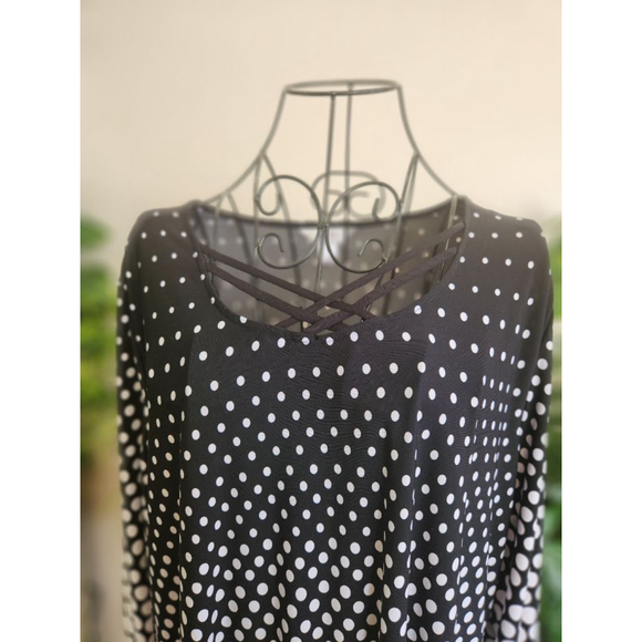 CJ banks Long Sleeve Polka Dot top in Black and White - Picture 2 of 8